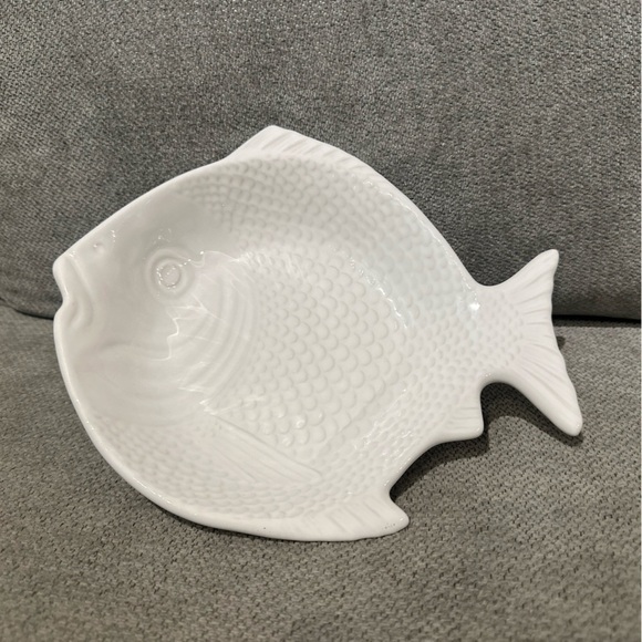 Vintage Olfaire White Textured Fish Shaped Bowl ~ Serving Dish Made In Portugal - Picture 1 of 11